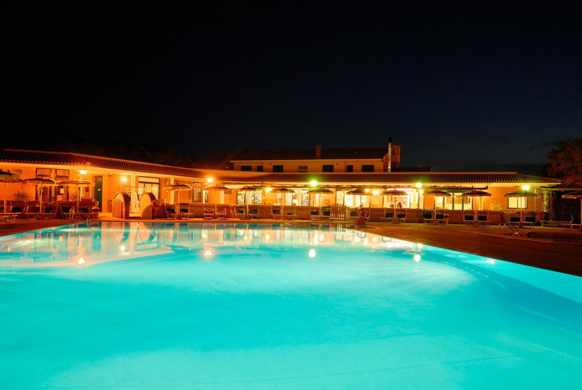 Villaggio Turistico La Cecinella Marina di Cecina Exterior photo