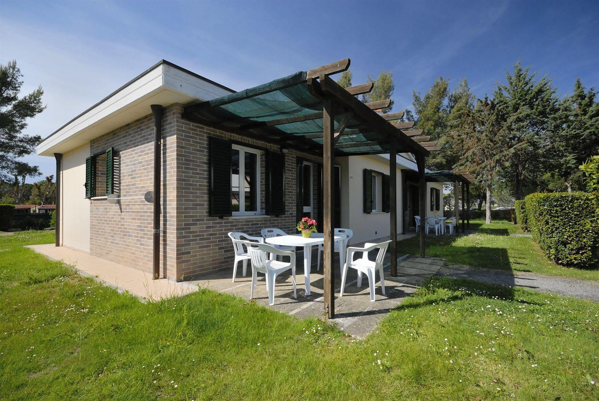 Villaggio Turistico La Cecinella Marina di Cecina Exterior photo